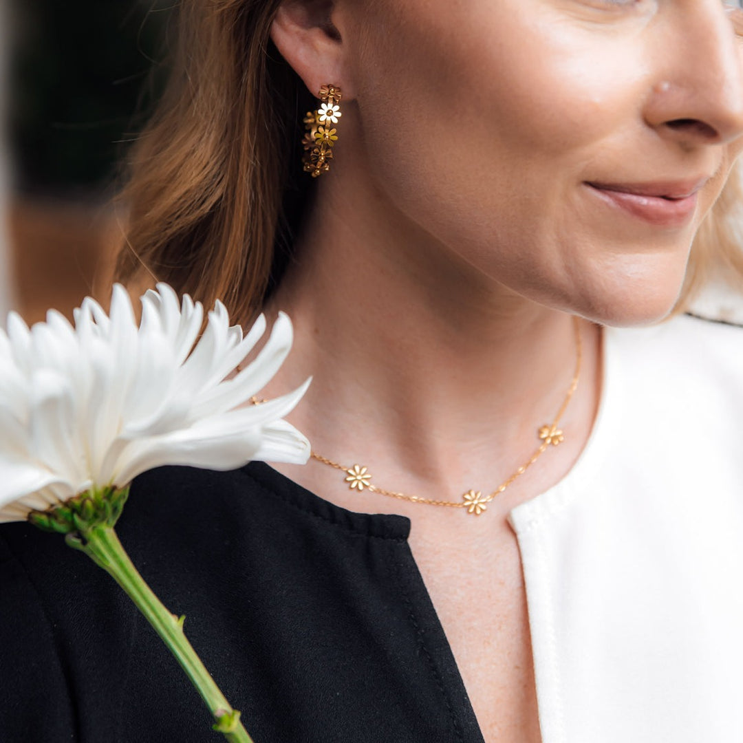 Daisy Chain Necklace