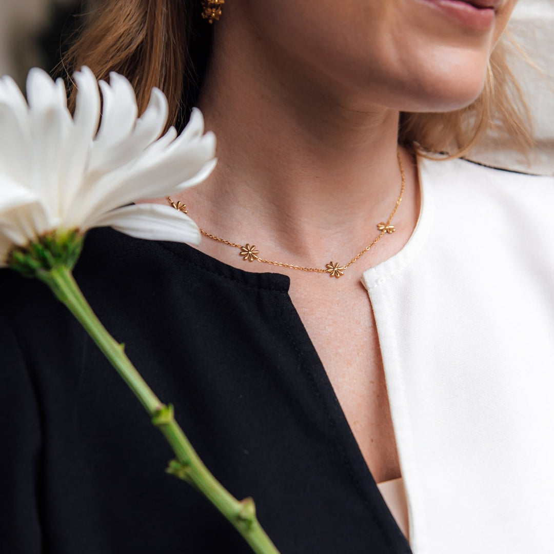 Daisy Chain Necklace