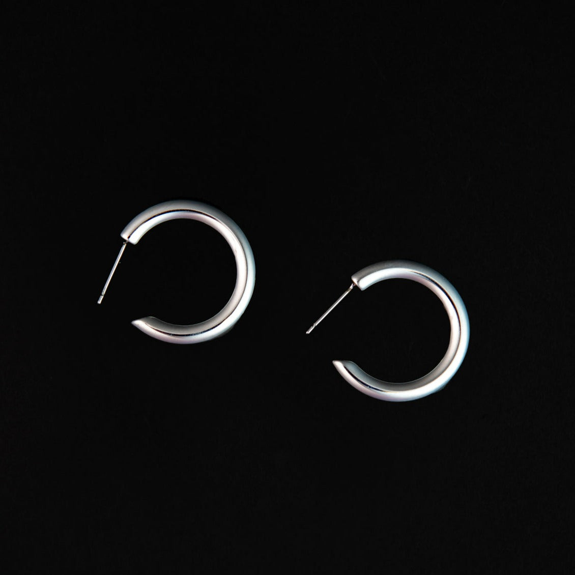 Mini Classic James Earrings in Silver