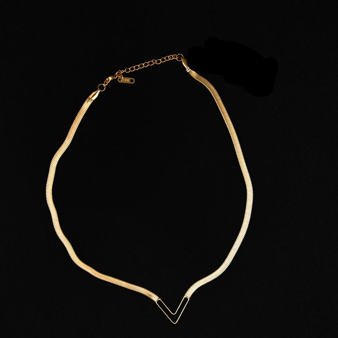 Victoria Necklace in Black