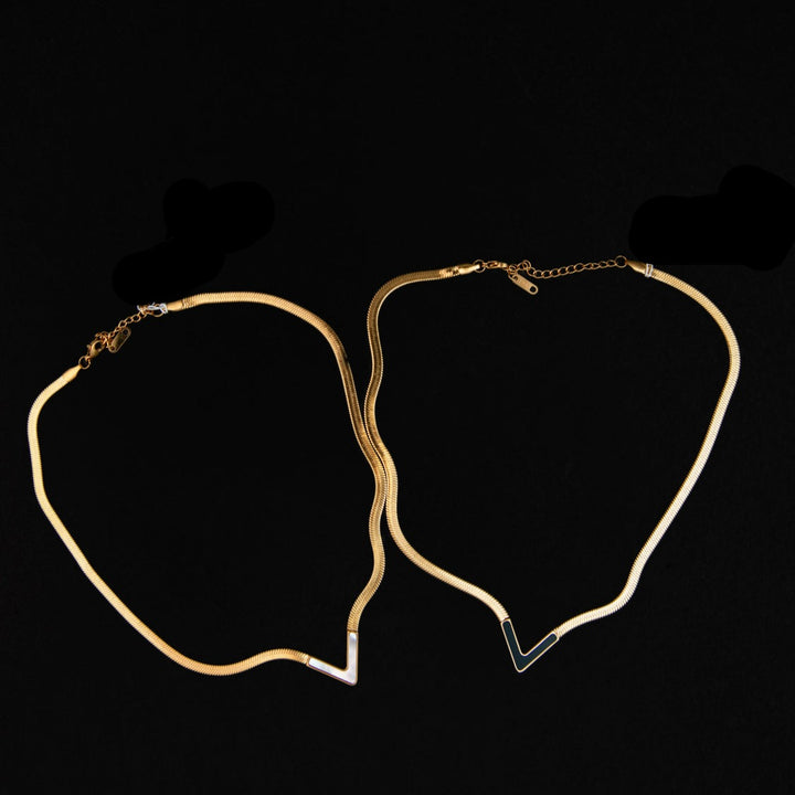 Victoria Necklace in Black