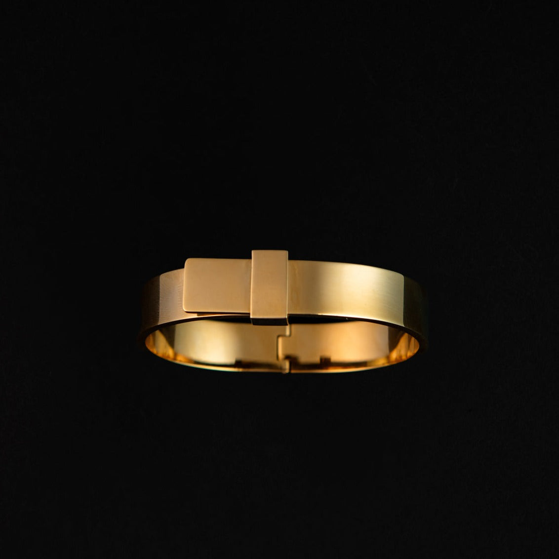 Holly Buckle Bangle