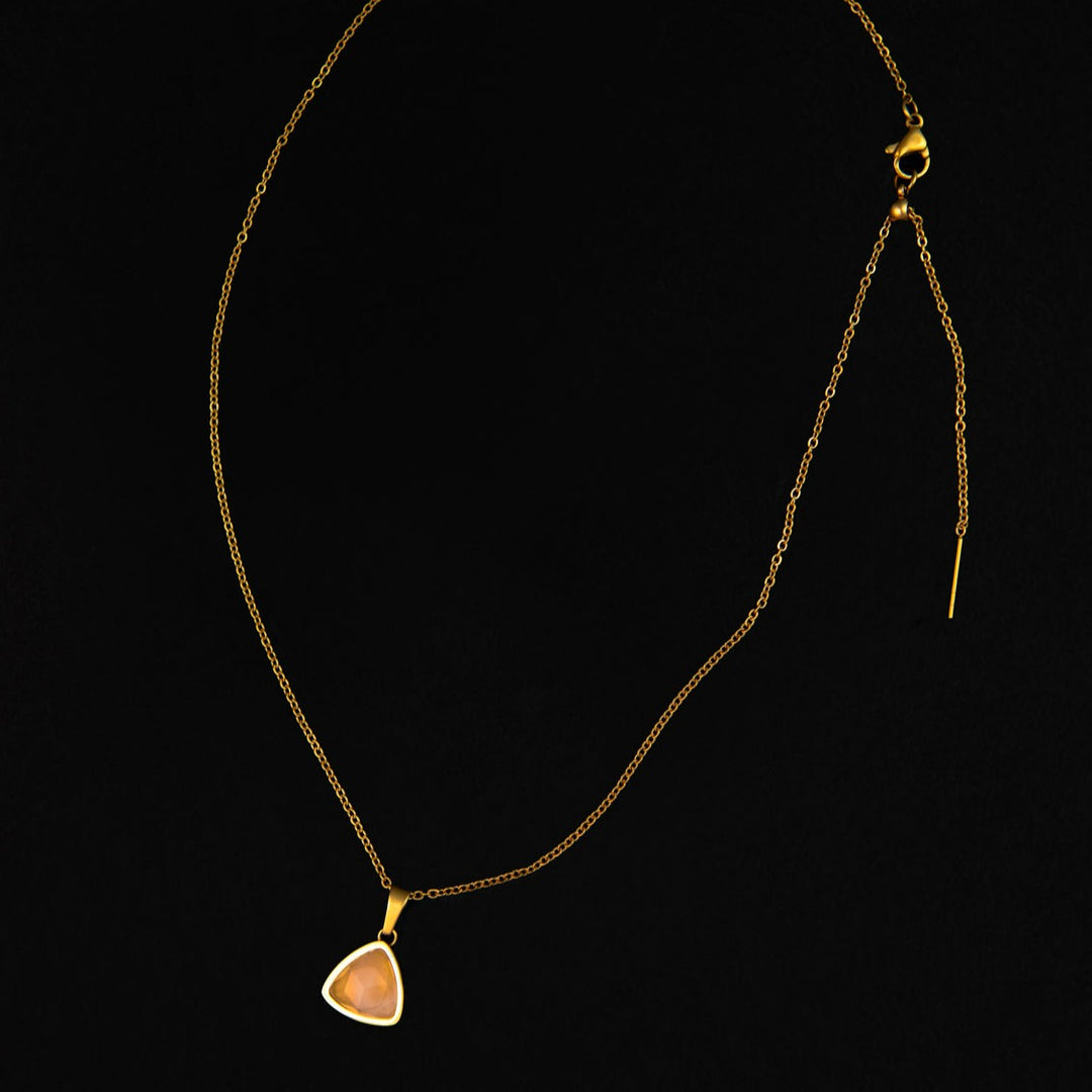 Sarro Necklace in Rose Quartz