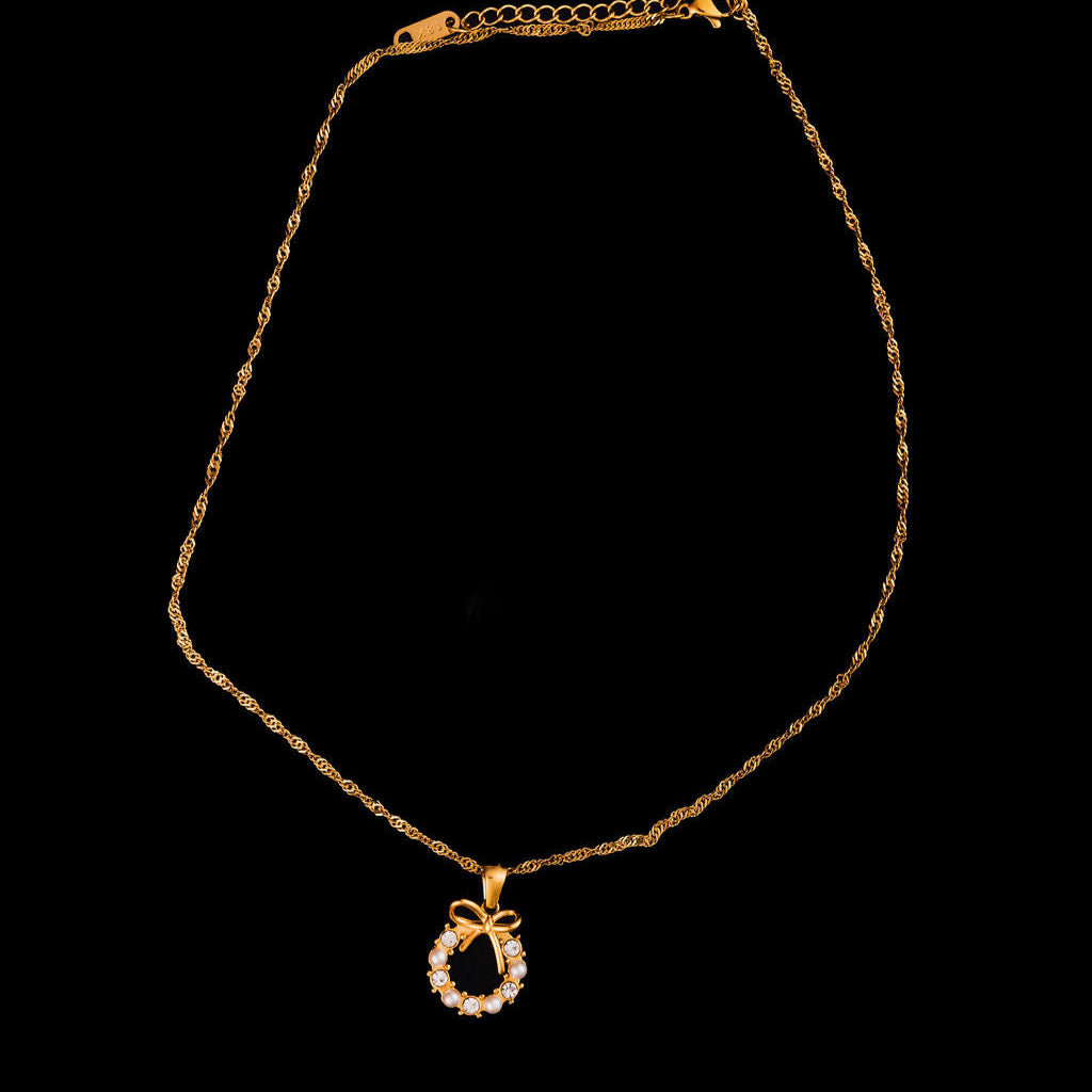 Wreath Necklace