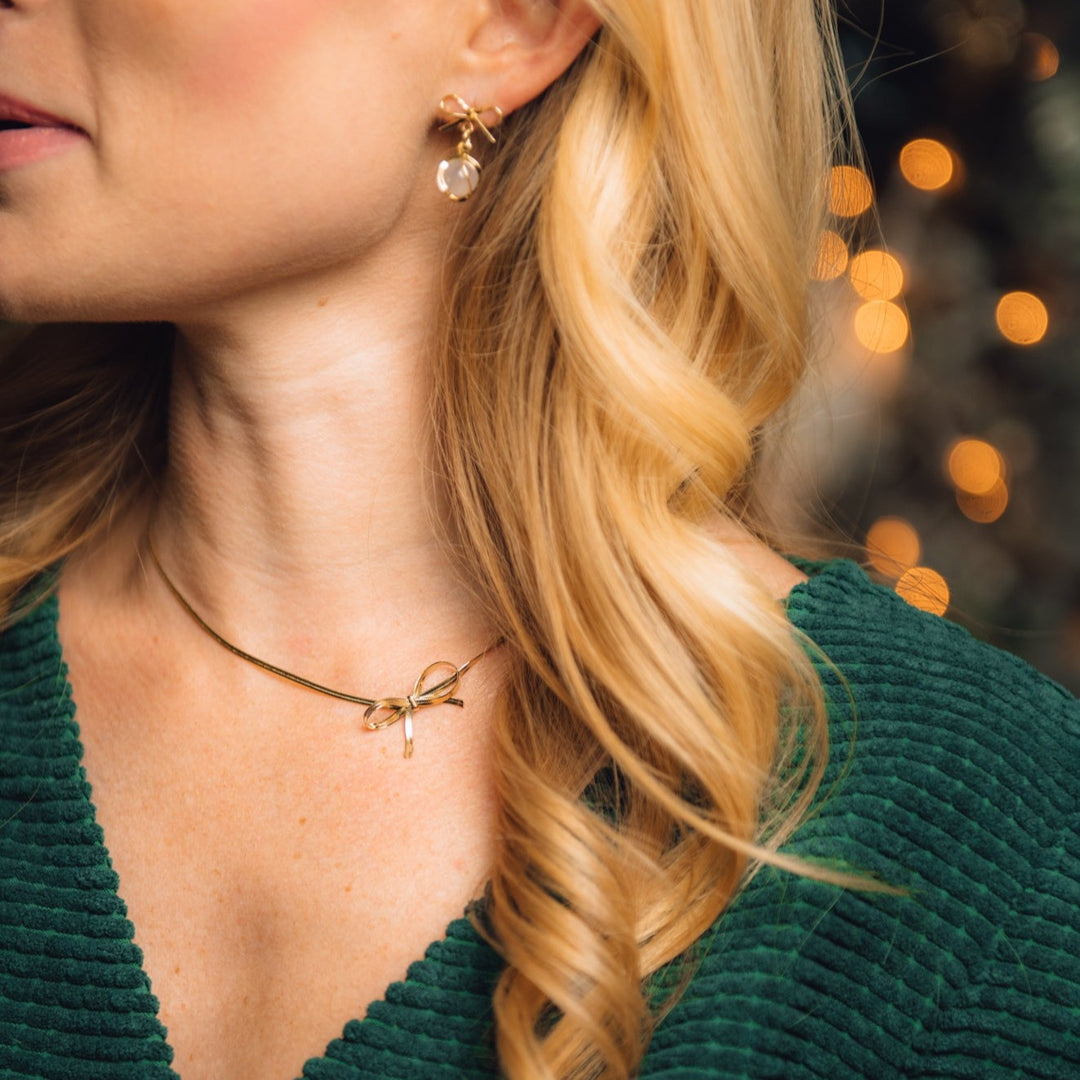Bow Necklace