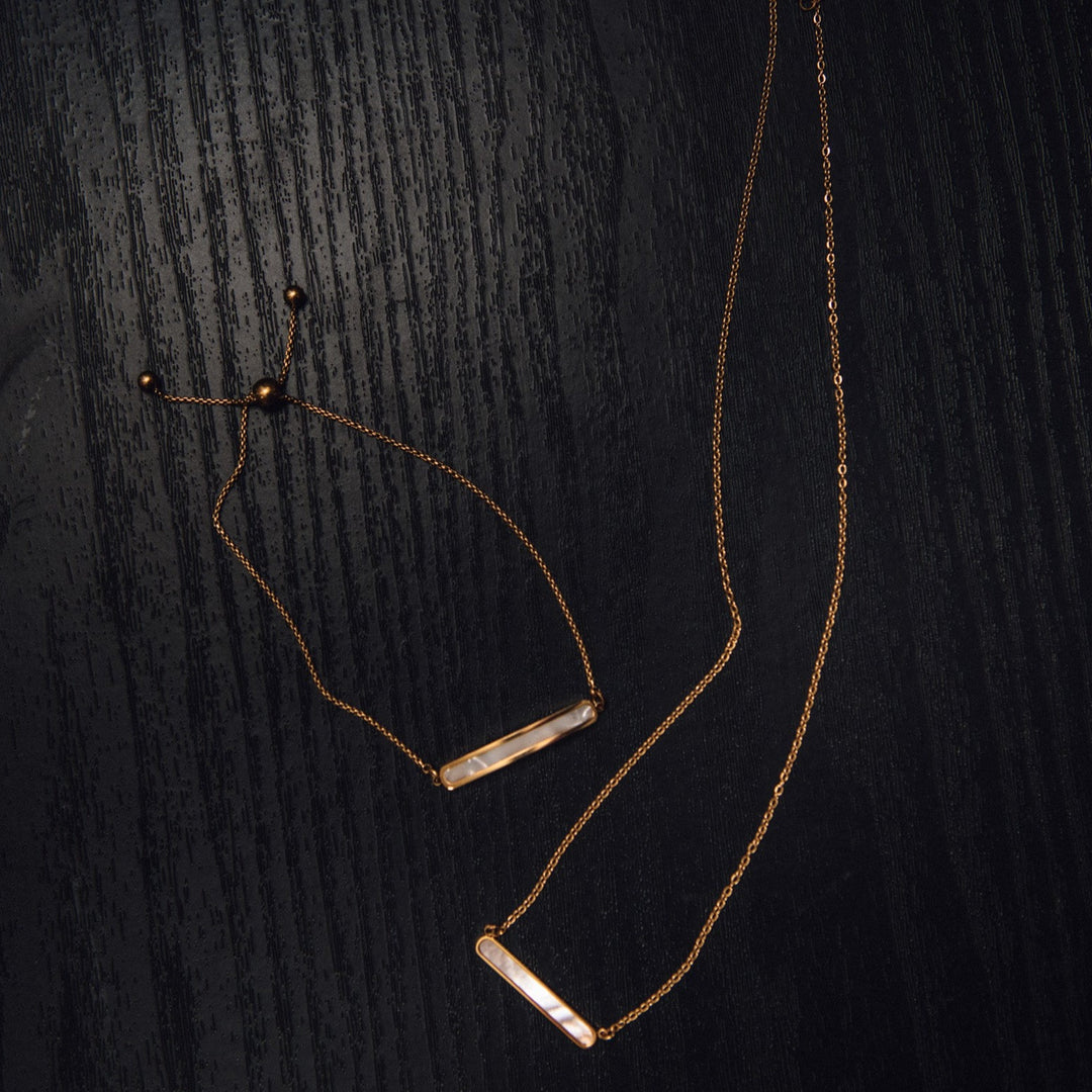 Alys Bar Necklace