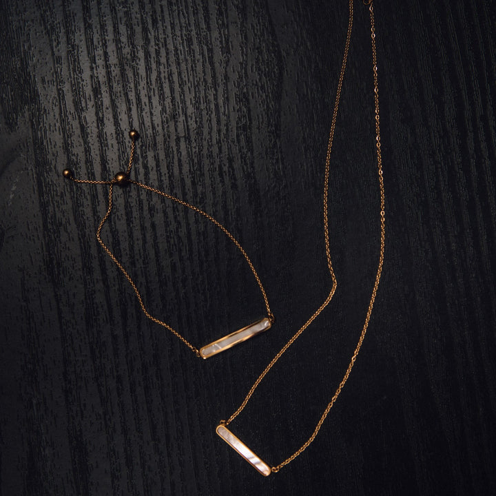 Alys Bar Necklace