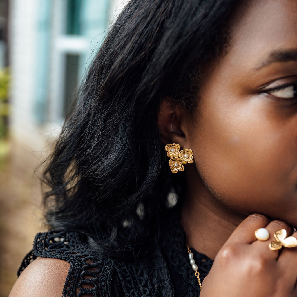 Primrose Pearl Earrings