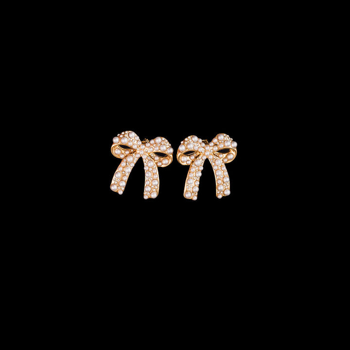 Pearl Package Stud