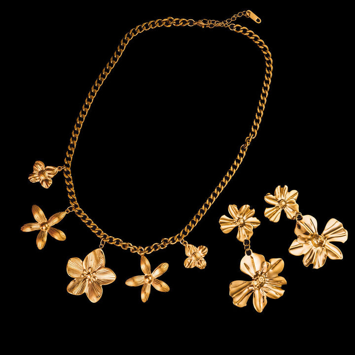 Goldie Floral Necklace