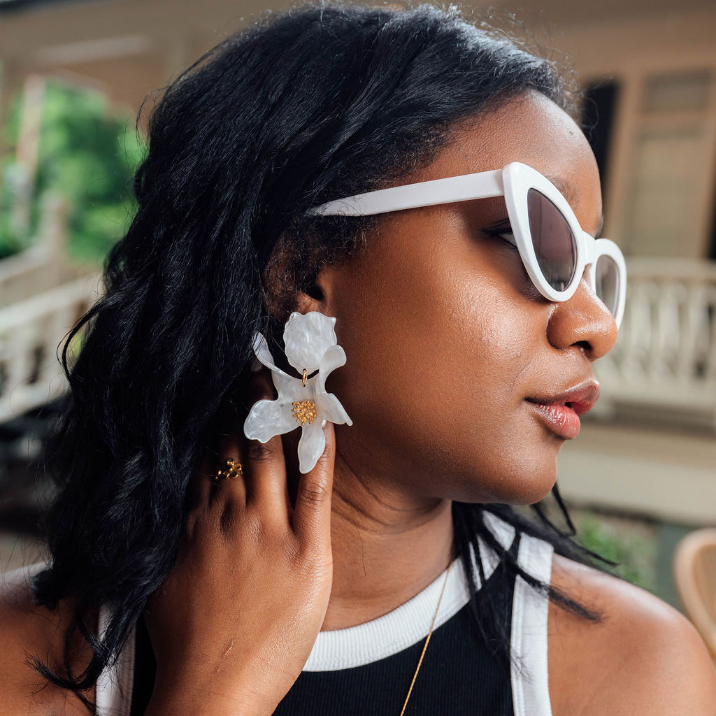 Phyllis Floral Earrings- Pearl