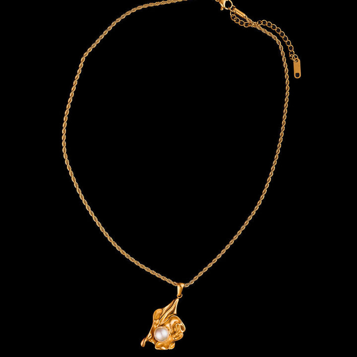Oyster Pendent Necklace
