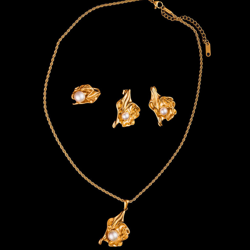 Oyster Pendent Necklace